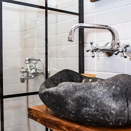 Rustic Tara Kaludjerske Bare