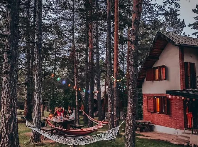 Semesterbostad Rustic Tara