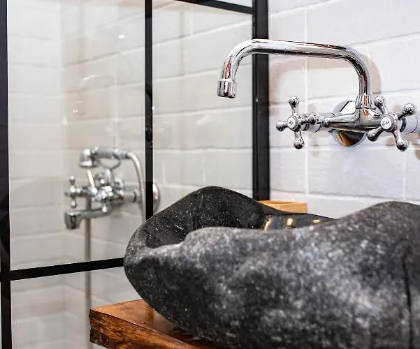 Rustic Tara Kaludjerske Bare