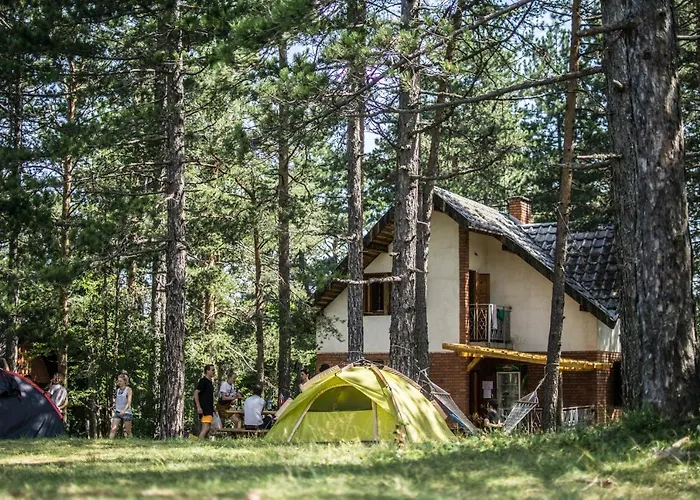 Semesterbostad Rustic Tara